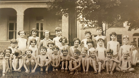 group of 1920s Happy Hills patients